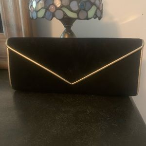 hand or shoulder purse.